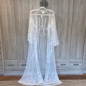 Victoria’s Secret Embroidered Robe‎